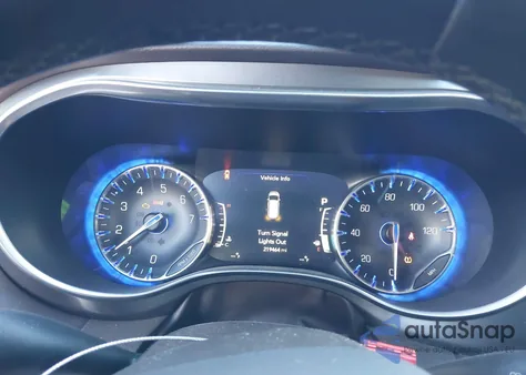 2017 Chrysler Pacifica Touring-L Plus z USA, uszkodzony, nr VIN 2C4RC1EG6HR531439